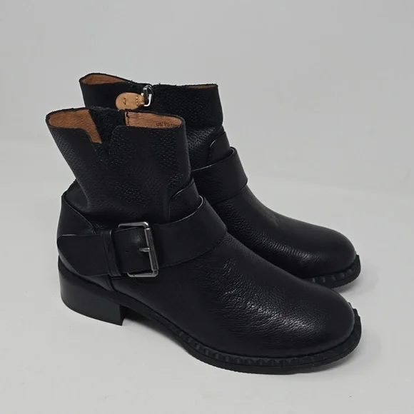 Gentle Souls Best Slit Moto 2 Black Leather Zip Up Ankle Booties Size 7